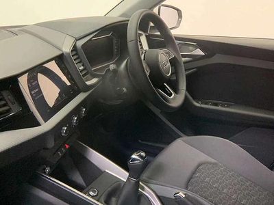 Used Audi A1 Sport 94 HP (69 kW) 2025 White SUV