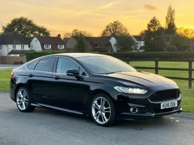 Second-hand Ford Mondeo Titanium 2016 Negru Hatchback