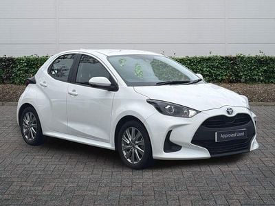 White Used 2022 Toyota Yaris Hybrid Hatchback | £15,995 (Good price)