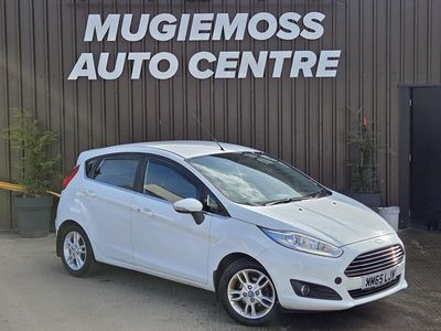 Used Ford Fiesta Zetec 75 HP (55 kW) 2015 White Hatchback