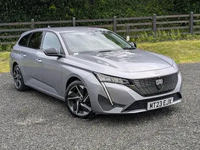 Used Peugeot 308 Allure Premium 130 HP (95 kW) 2023