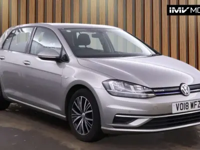 Used VW Golf VII SE 130 HP (95 kW) 2018 Silver Hatchback