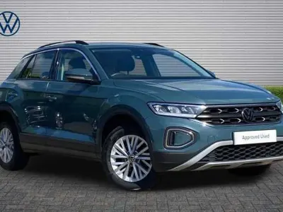 Usado VW T-Roc Life 150 HP (110 kW) 2023 Azul SUV