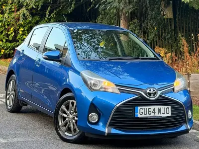 Used Toyota Yaris 69 HP (50 kW) 2014 Blue Hatchback