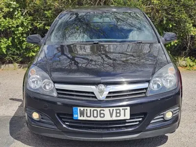 Usado Vauxhall Astra 2006 Negro Utilitario