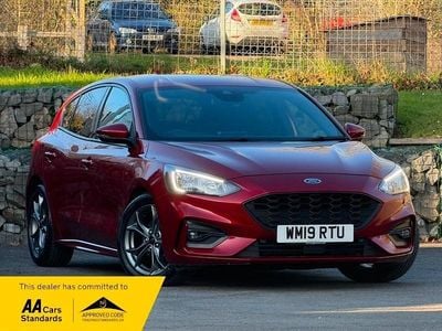 Used Ford Focus ST-Line 125 HP (91 kW) 2019 Ruby red metallic Hatchback