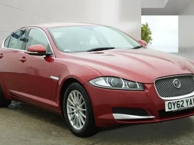 Gebraucht Jaguar XF Business Edition 163 PS (119 kW) 2012 Rot Limousine