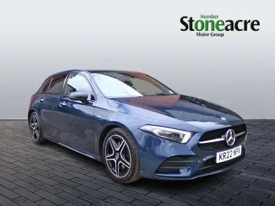 Begagnad Mercedes A250 AMG Line Premium Plus 221 HK (162 kW) 2022 Blå Halvkombi