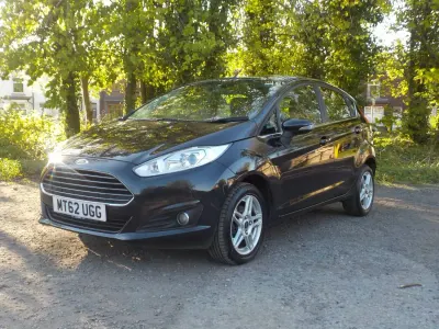 Usado Ford Fiesta Zetec 2012 Preto Citadino
