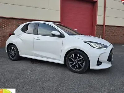 Begagnad Toyota Yaris Hybrid Design 116 HK (85 kW) 2026 Halvkombi