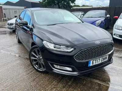 Second-hand Ford Mondeo Vignale 180 CP (132 kW) 2017 Negru Hatchback