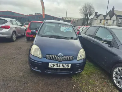 Used Toyota Yaris 86 HP (63 kW) 2004 Blue Hatchback