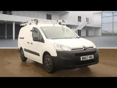 Used Citroën Berlingo 100 HP (73 kW) 2017 White MPV
