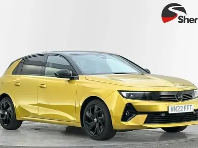 Used Vauxhall Astra GS Line 130 HP (95 kW) 2022 Yellow/black Hatchback
