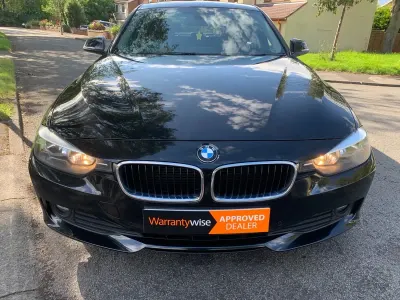 Begagnad BMW 320 Efficient Dynamics 2014 Svart Sedan