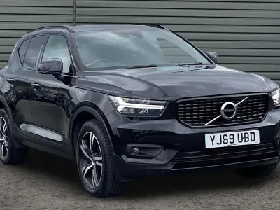 Usado Volvo XC40 R-Design 163 HP (119 kW) 2021 SUV