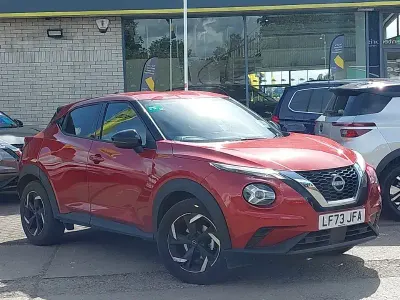 Used Nissan Juke N-Connecta 114 HP (83 kW) 2023 Red SUV