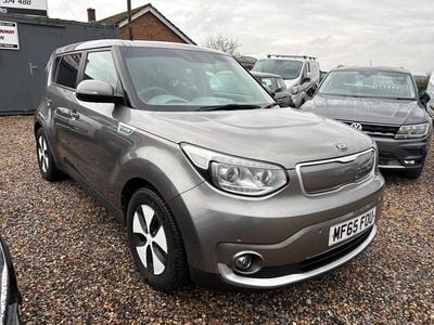 Silver Used 2015 Kia Soul SUV | £5,490 (Fair price)