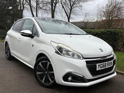 Used Peugeot 208 2018 White Hatchback
