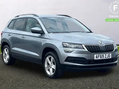 Usado Skoda Karoq SE 150 CV (110 kW) 2019 Gris SUV