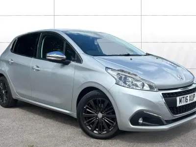 Used Peugeot 208 Allure 82 HP (60 kW) 2016 Silver Hatchback