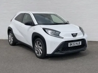 Begagnad Toyota Aygo X PURE 72 HK (52 kW) 2022 Vit SUV