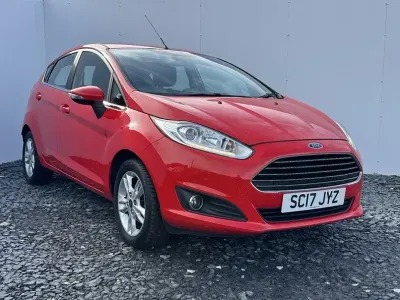 Second-hand Ford Fiesta Zetec 82 CP (60 kW) 2017 Roșu Hatchback