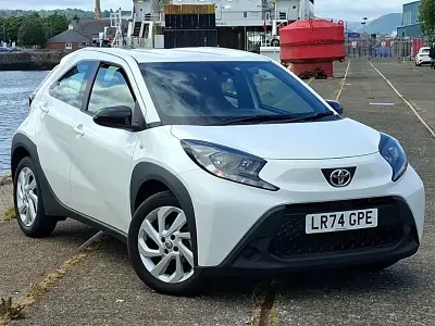 Used Toyota Aygo X PURE 72 HP (52 kW) 2024 White SUV