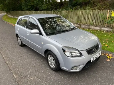 Used Kia Rio 108 HP (79 kW) 2010 Silver Hatchback
