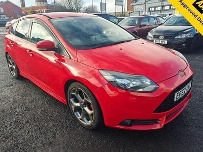 Used Ford Focus ST 250 HP (183 kW) 2012 Red Hatchback