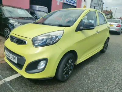 Used Kia Picanto 84 HP (61 kW) 2012 Green Hatchback