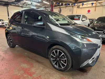 Used Toyota Aygo x-style 69 HP (50 kW) 2017 Grey Hatchback