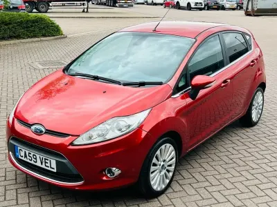 Used Ford Fiesta Titanium 89 HP (65 kW) 2010 Red Hatchback