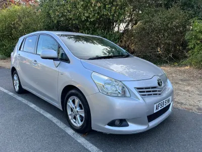 Used Toyota Verso 147 HP (108 kW) 2009 Silver MPV