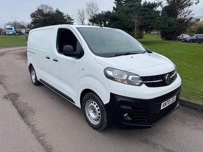 Second-hand Vauxhall Vivaro Edition 120 CP (88 kW) 2020 Alb Monovolum