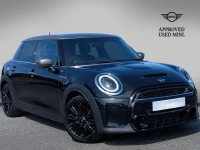 Used Mini Cooper S Exclusive 176 HP (129 kW) 2022 Black Hatchback