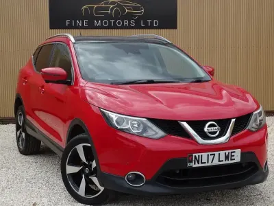 Used Nissan Qashqai N-Connecta 110 HP (80 kW) 2017 Red SUV