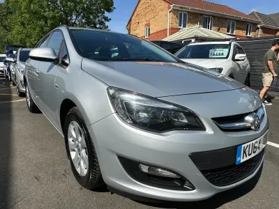 Gebraucht Vauxhall Astra Design Edition 136 PS (100 kW) 2015 Silber Kombi
