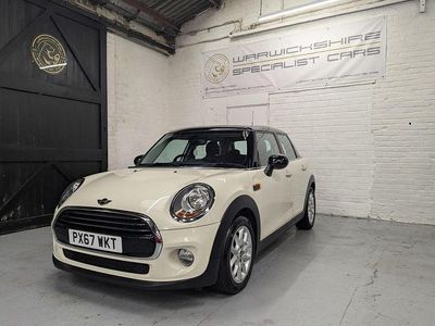 Begagnad Mini Cooper Hatch 2017 Vit Halvkombi