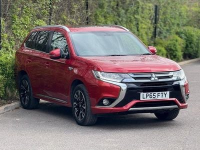 Used Mitsubishi Outlander P-HEV 118 HP (86 kW) 2016 Red Estate