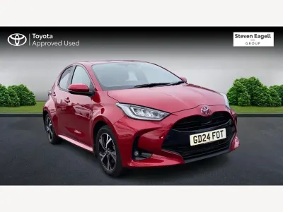 Used Toyota Yaris Hybrid Design 114 HP (83 kW) 2024 Red Hatchback