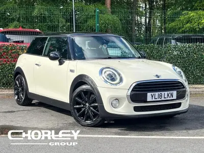 Usado Mini Cooper Hatch 136 CV (100 kW) 2018 Blanco Utilitario