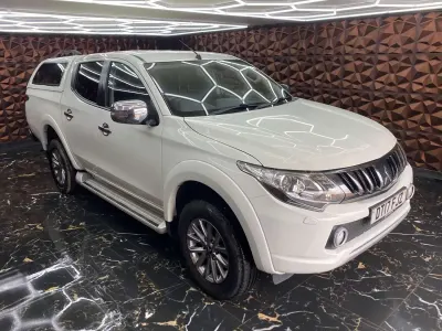 Used Mitsubishi L200 181 HP (133 kW) 2017 White Pickup