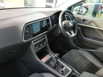 Begagnad Seat Ateca Xperience 147 HK (108 kW) 2024 Grå SUV