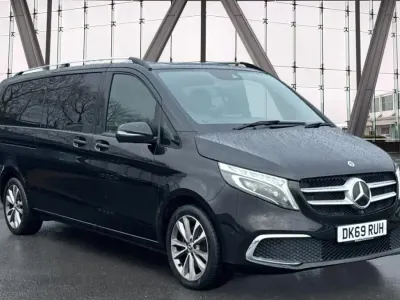Usado Mercedes V220 163 HP (119 kW) 2020 Preto Monovolume