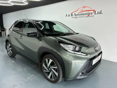 Usado Toyota Aygo X 72 CV (52 kW) 2023 Verde SUV