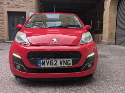 Used Peugeot 107 Allure 68 HP (50 kW) 2012 Red Hatchback