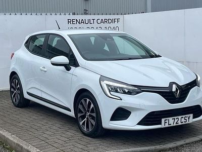 Used Renault Clio V Iconic 90 HP (66 kW) 2022 White  Hatchback