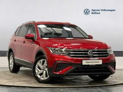 Second-hand VW Tiguan Allspace Life 150 CP (110 kW) 2022 Roșu SUV