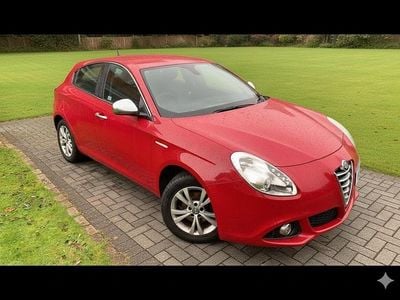Red Used 2014 Alfa Romeo Giulietta Distinctive Hatchback | £3,875 (A bit pricey)